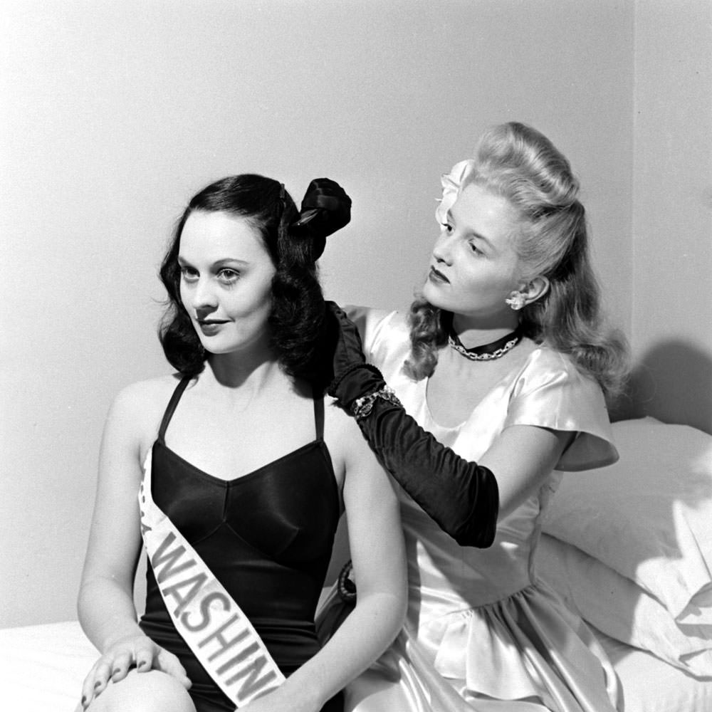 #8 Miss America pageant in Atlantic City, 1945.