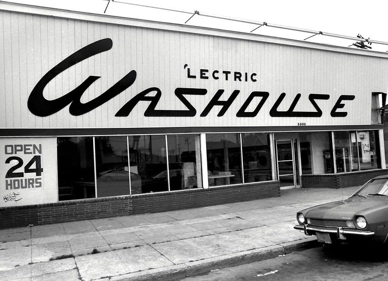 #26 Lectric Washouse24-Hour laundromat, local institutionTelegraph and 59th Street, Oakland, 1987