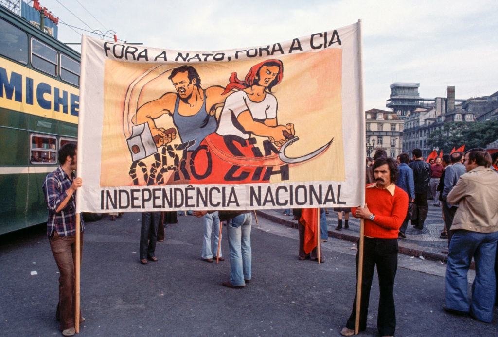 #48 Sign for national independence in May 1975 in Portugal.
