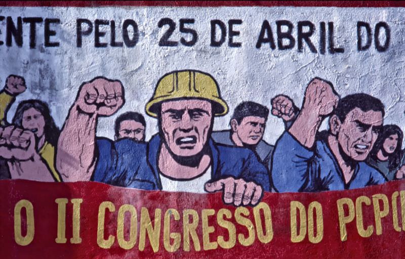 #52 Murals of the Revolução dos Cravos, Lisbon 1972