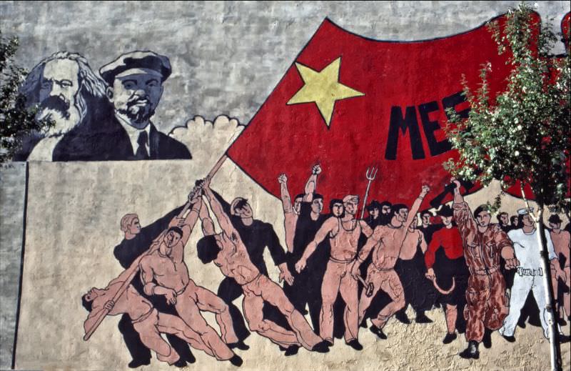 #57 Murals of the Revolução dos Cravos, Lisbon, 1972