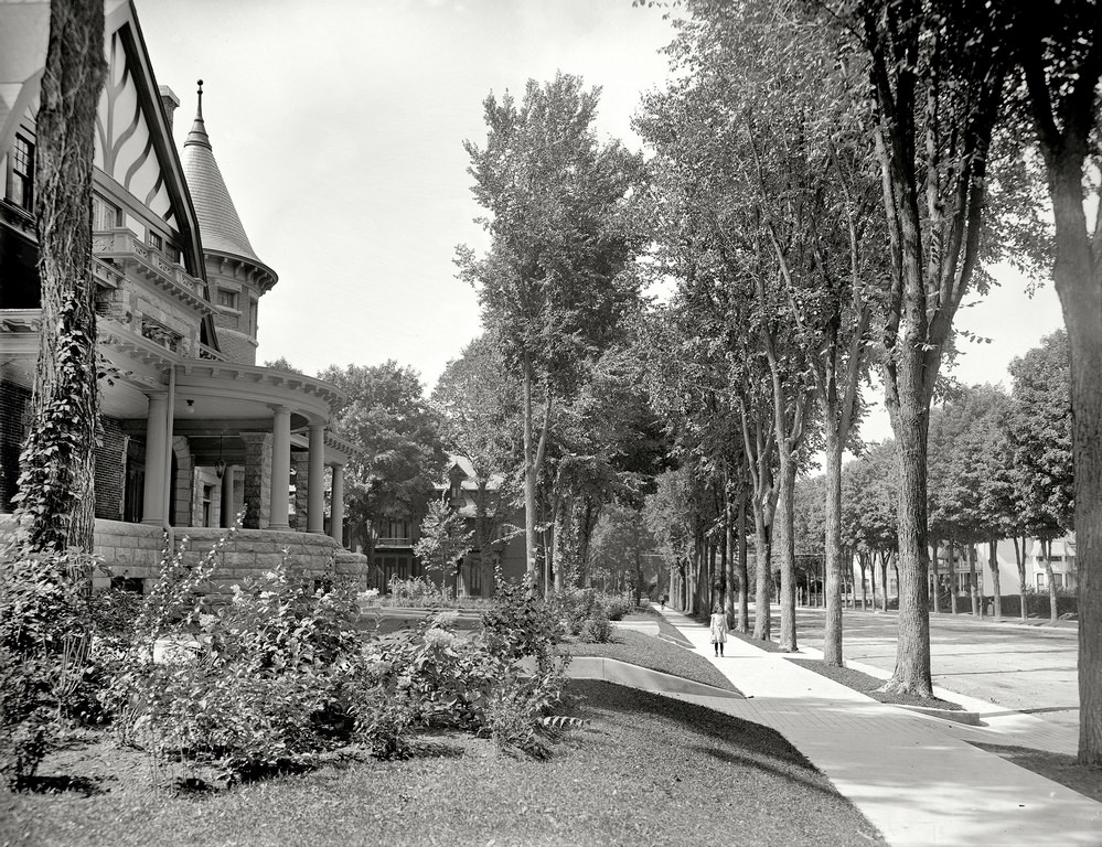 #4 Union Avenue. Saratoga Springs, New York, circa 1904.
