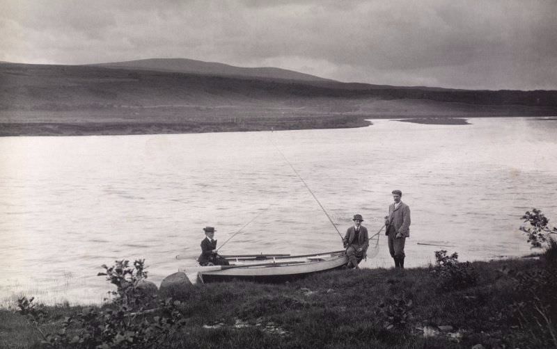 #41 Fishing party, c.1910. Titled: ‘Inveroykel and Kyle of Sutherland’.