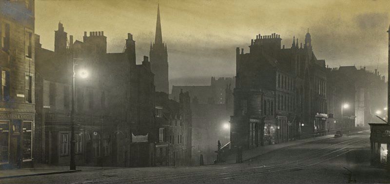 #48 View of Edinburgh at night, 1907. Titled: ‘Candlemakers Row and George IV Bridge April 1907’.