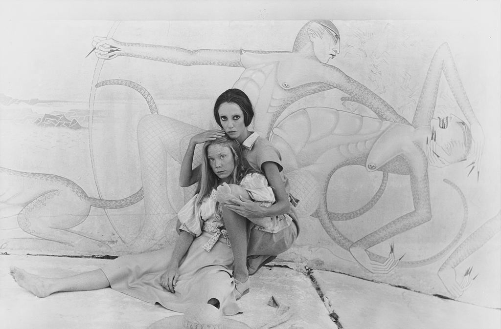 #19 Shelley Duvall with Sissy Spacek in a scene from the film ‘3 Women’, 1977.