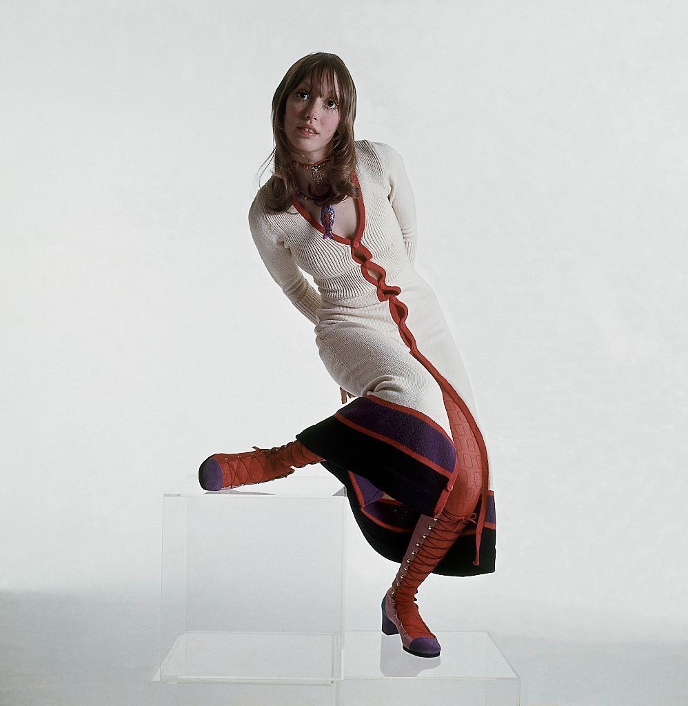 #38 Shelley Duvall in knitted white coatdress, Vogue 1971.