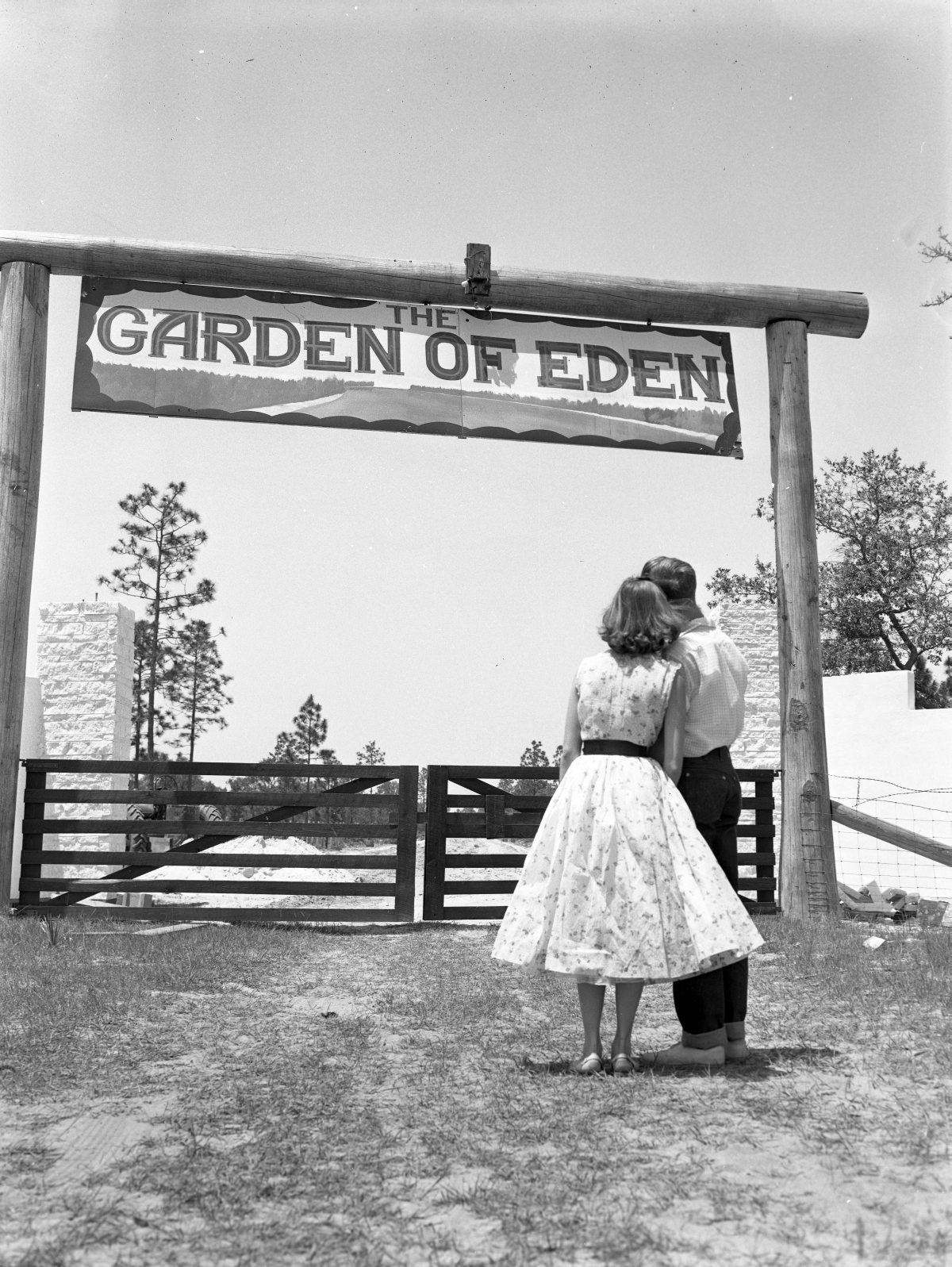 #2 Couple at the Garden of Eden near Bristol, Florida – March 7, 1953