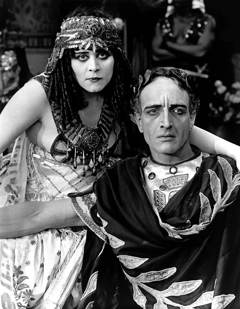 #28 Theda Bara and Fritz Leiber on the set of “Cleopatra”, 1917.