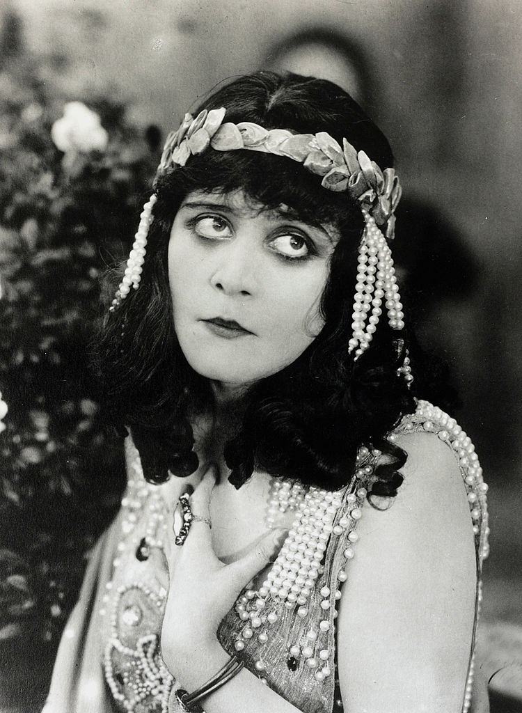 #5 Theda Bara, 1910.