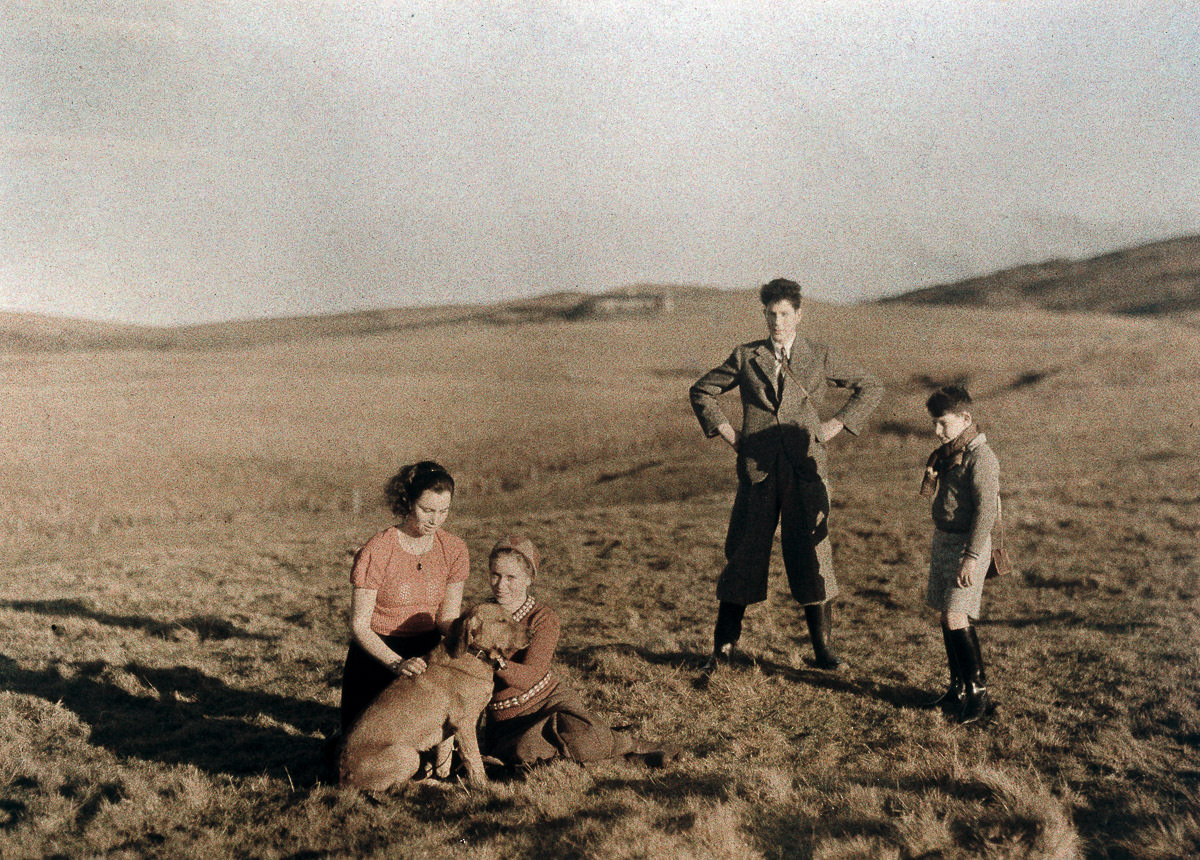 #35 Relatives of the Paneths in Scotland.c. 1933