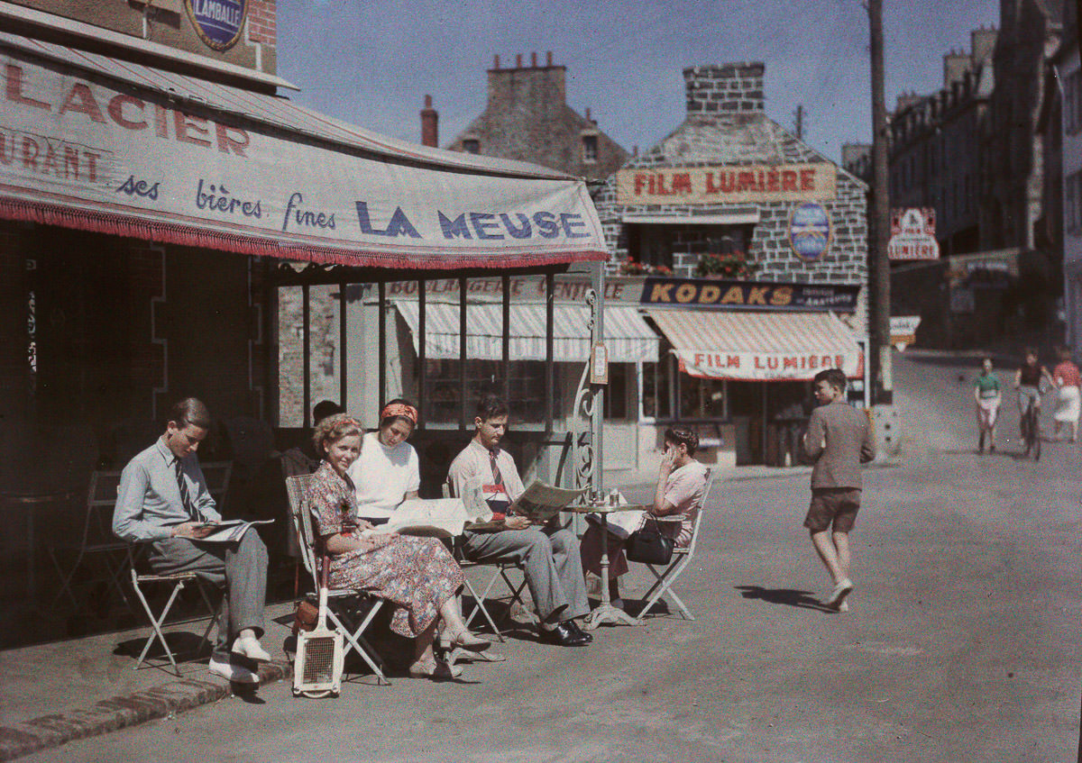 #39 Heinz, Eva, Dora Hartmann, cousin Peter Paneth, and Else Paneth in Brittany, France. The Kodak film advertised ultimately replaced Lumiere’s Autochrome.1938