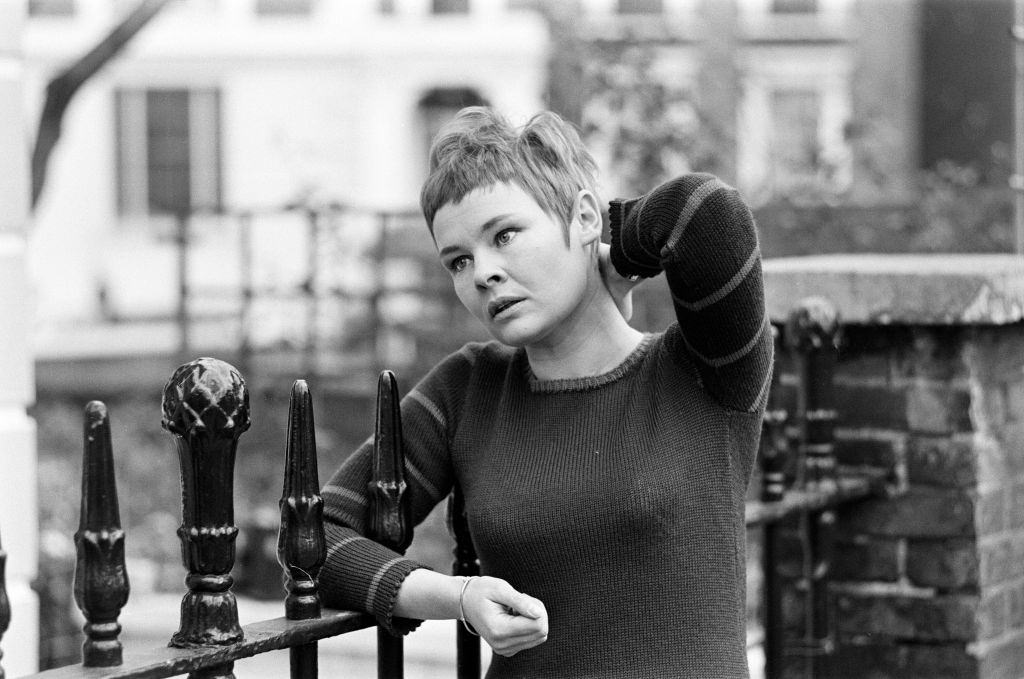 #18 Judi Dench at her home in UK, 17th November 1967.