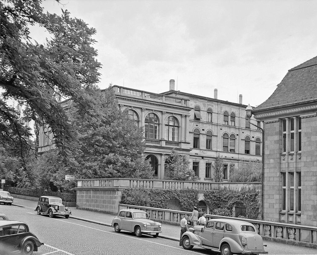 #67 Cantonal Eye Clinic, Zurich, 1952.