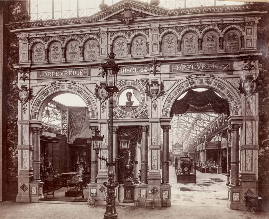 #21 The pavilion of goldsmithery.