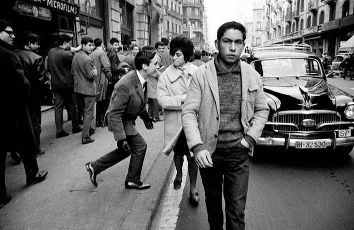 #9 The Compliment on Via Laietana Street, Barcelona 1962