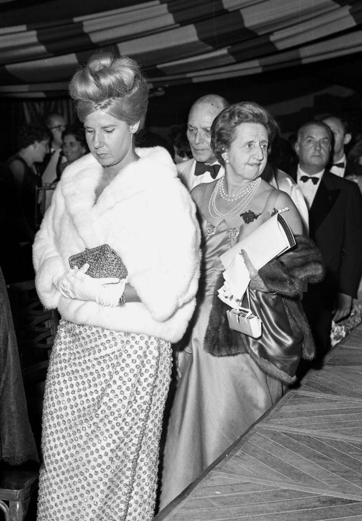 #32 The Duchess of Alba in the “Gala of the Silk” in Barcelona, 1960.
