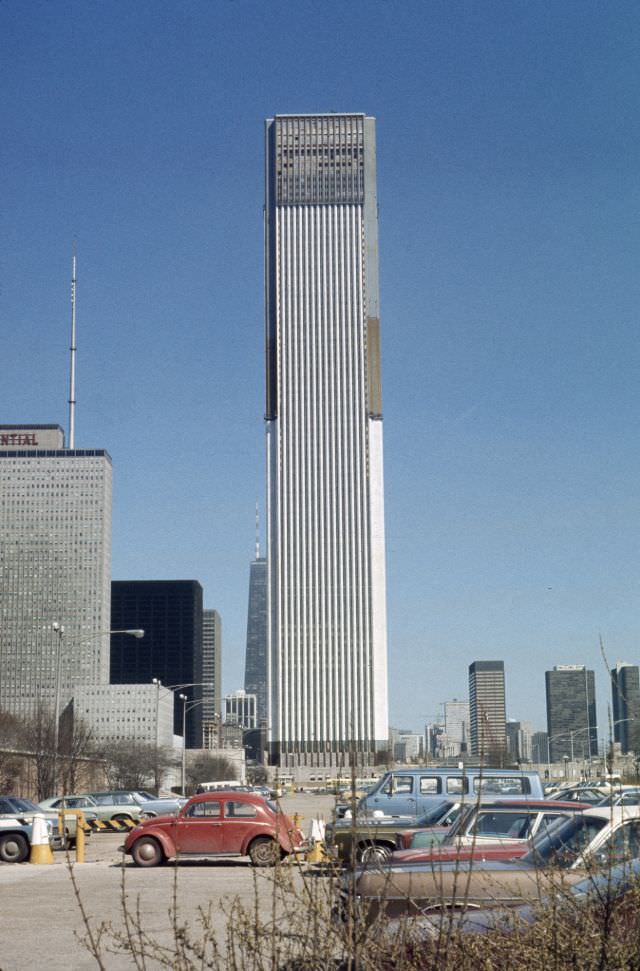#26 Standard Oil Building (now Aon Center) under construction, 1973