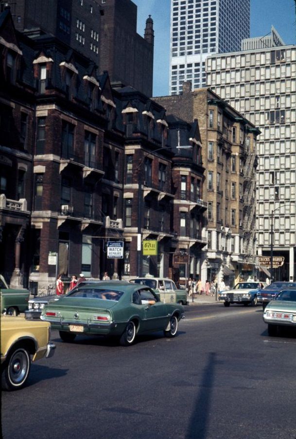 #42 East Chicago Avenue, with the Hotel St. Benedict Flats (42-50 East Chicago Avenue) on the left, 1976