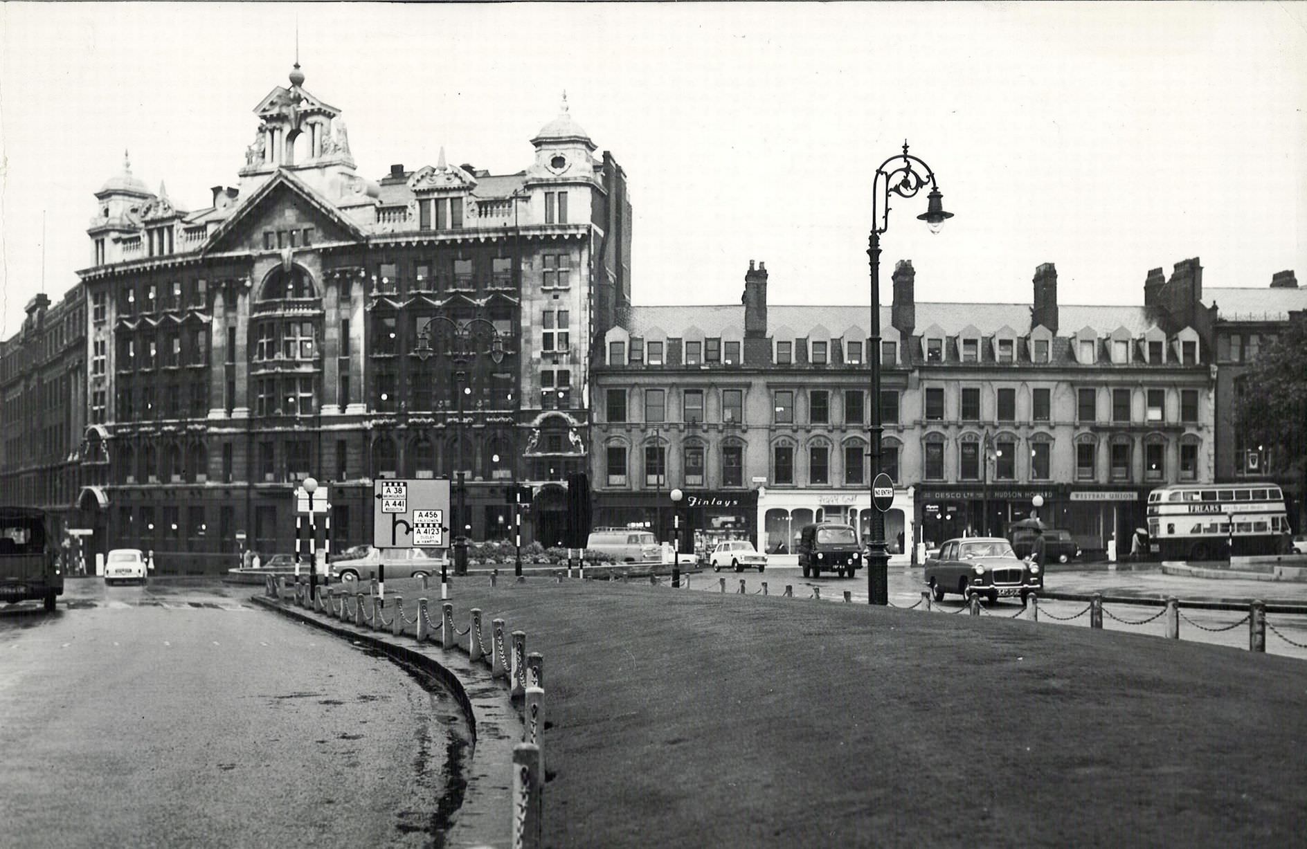 #43 317-332 Broad Street and 38-44 Easy Row in Birmingham City Centre, in 1962.