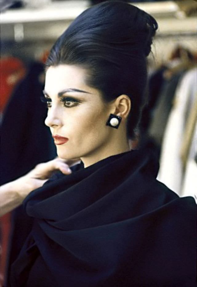 #32 Jean Newington backstage at the Yves Saint Laurent fashion show, Paris, 1962