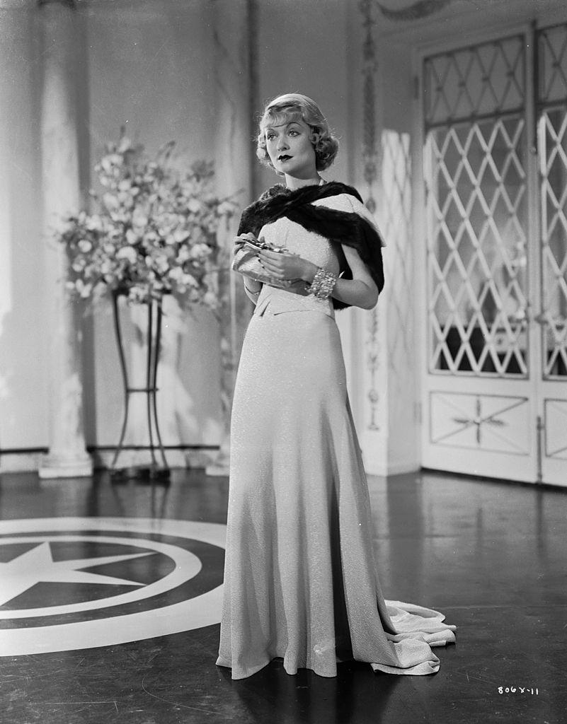 #45 Constance Bennett during the fliming of ‘After Office Hours’, 1934.