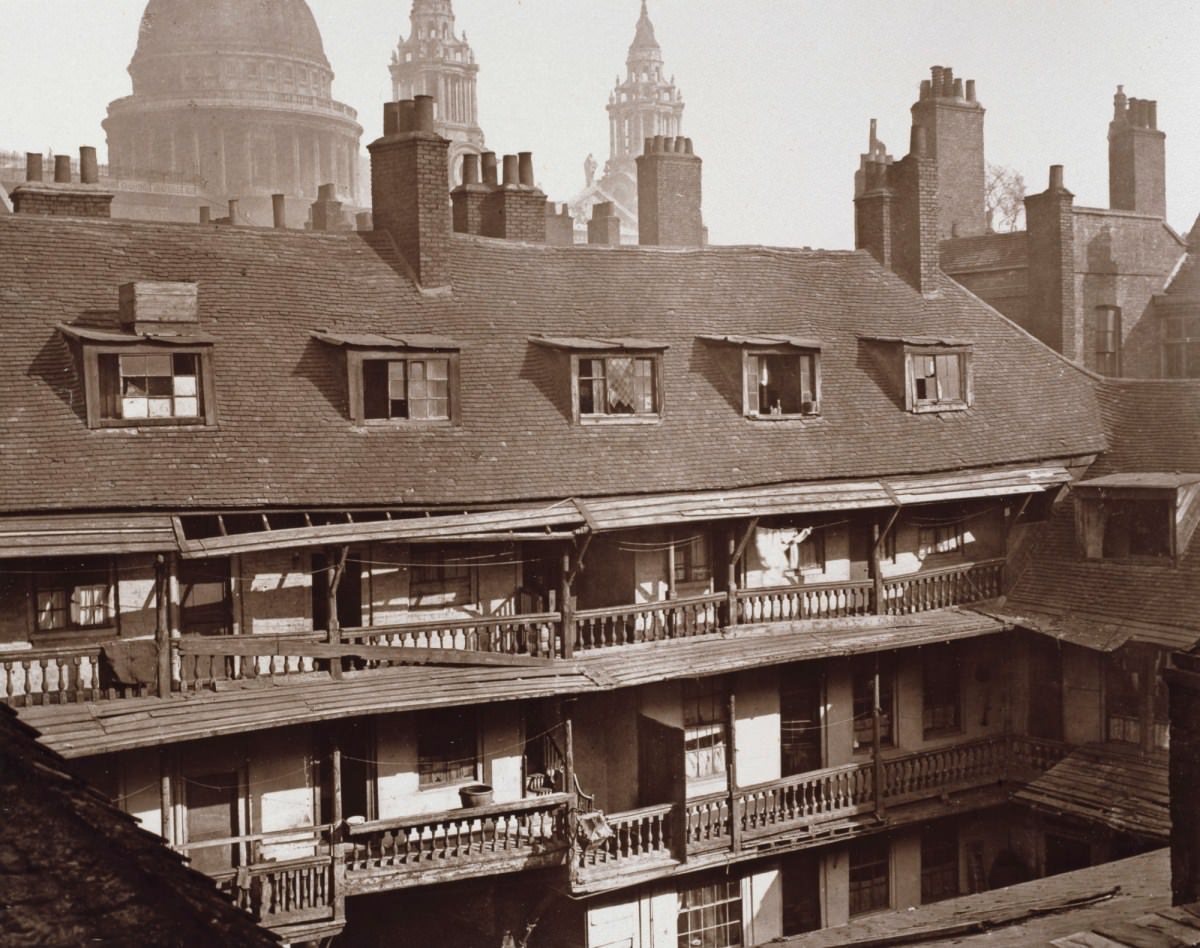 #7 The Oxford Arms, Warwick Lane, looking from Warwick Lane