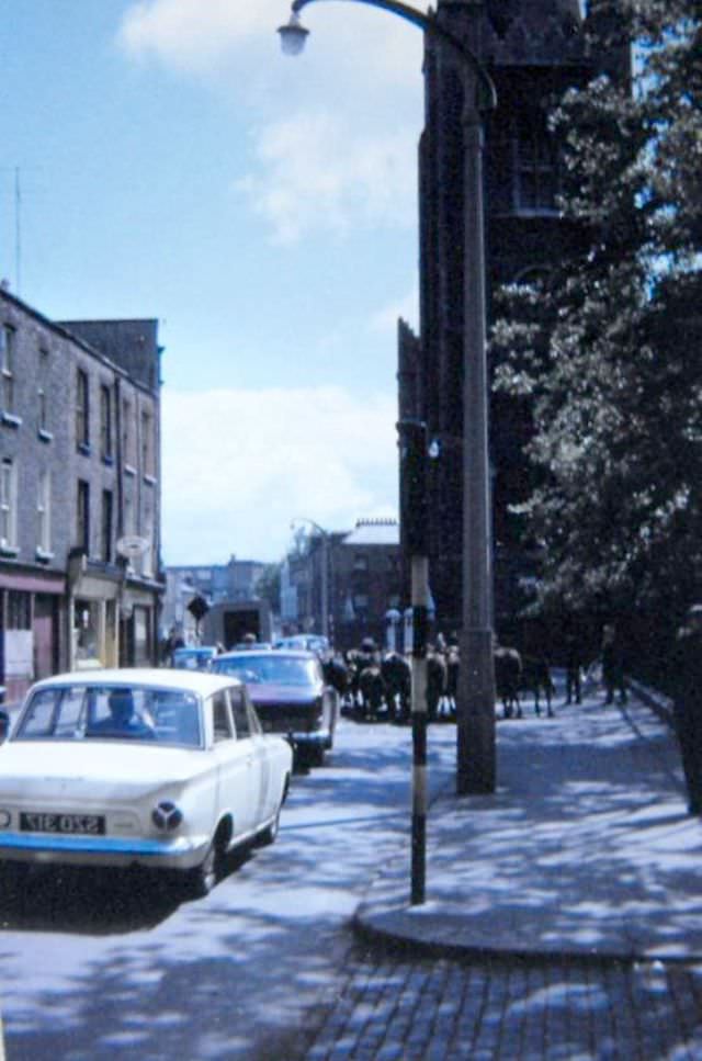 #27 The Liberties, 1964