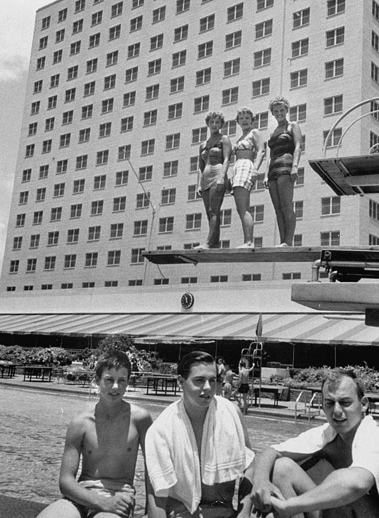 #48 The Warren family (On board) and the Stevenson family (Front), meeting at the Governor’s conference.
