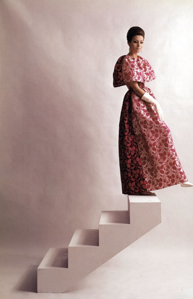 #30 Isabella Albonico. Harper’s Bazaar, 1960