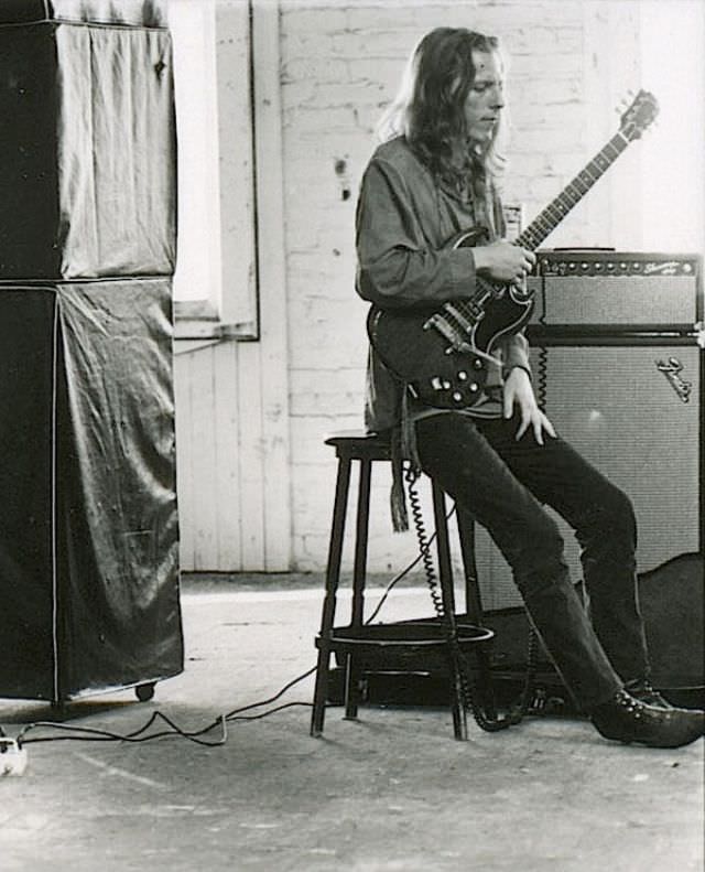 Lead guitarist James Gurley