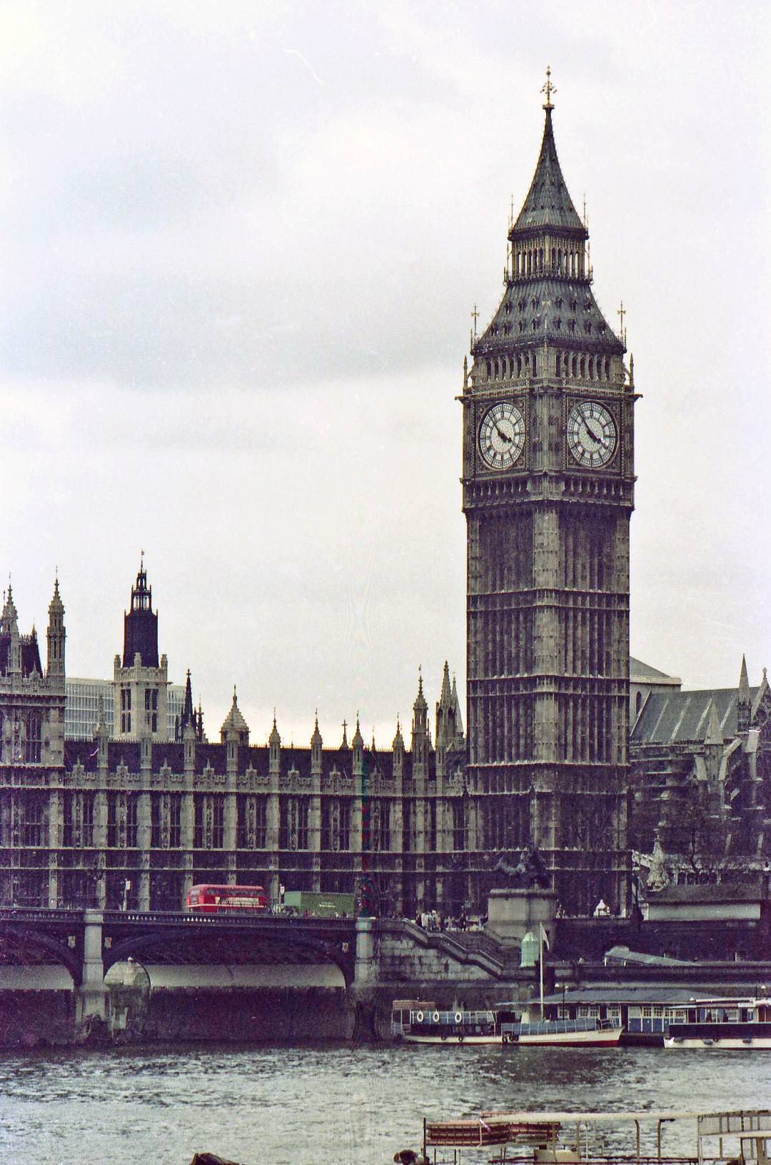 #1 Routemaster crosses Westminster Bridge on 19th April 1975