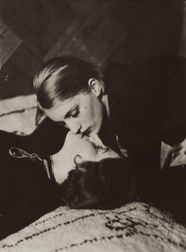 #14 Veil, 1930