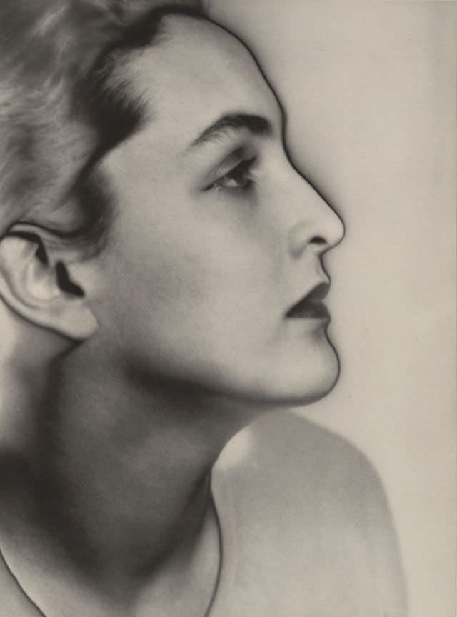 #15 Méret Oppenheim, 1932