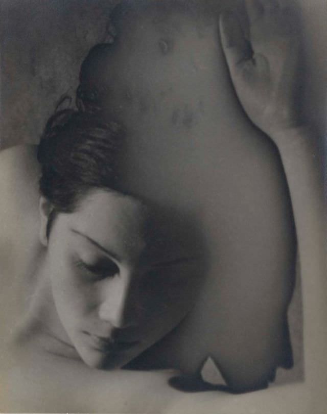 #4 Primacy of matter over thought, 1929