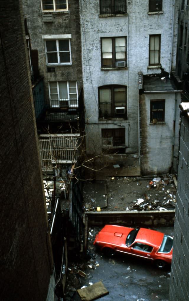 #32 Red car, Manhattan, 1978