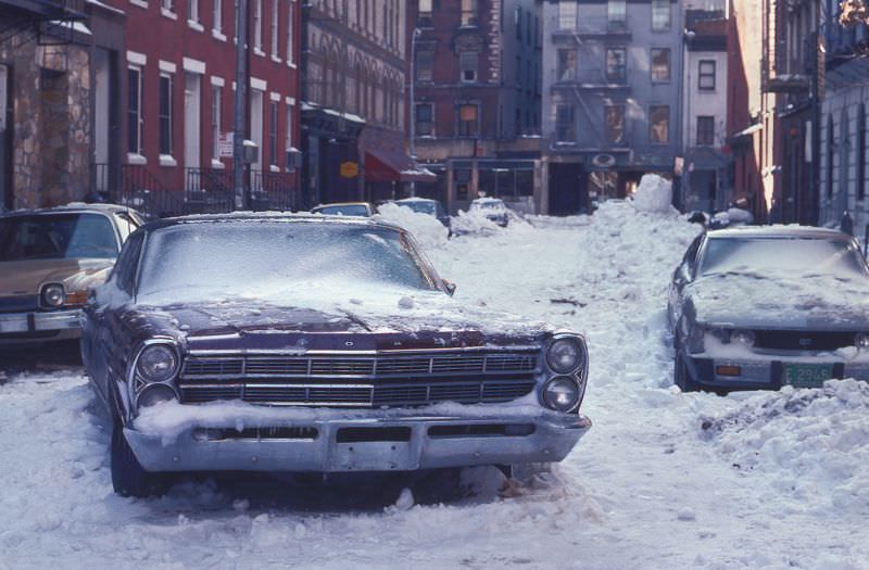 #16 Frozen car, Manhattan, 1978