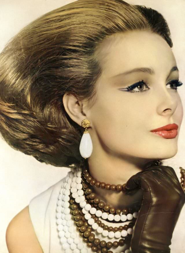 #22 Monique Chevalier, April 1962