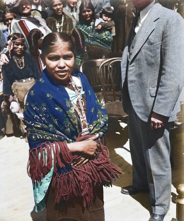#7 Native American women at the White House.