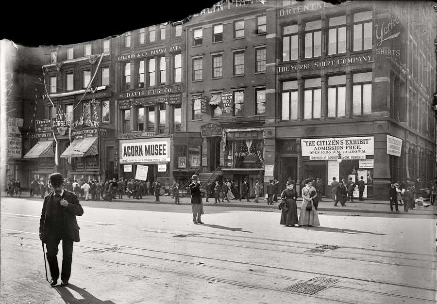 #27 The Acorn Musee, 14th Street and Union Square West