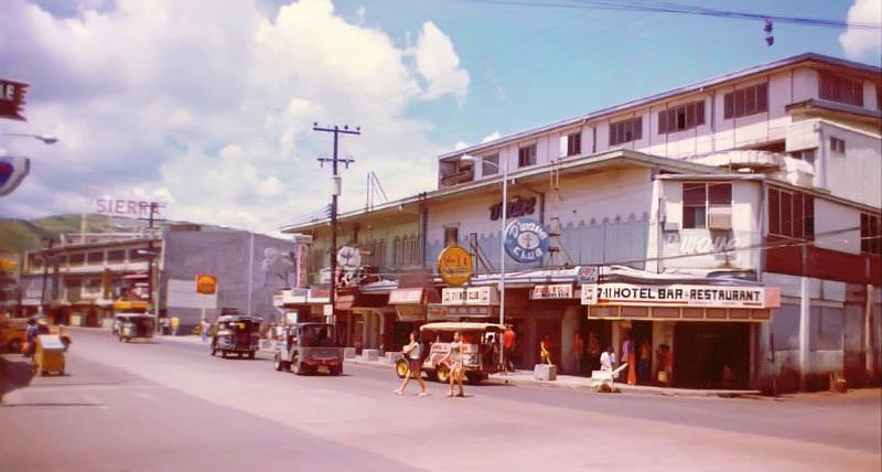 #2 Note D’Wave Club (round blue & white sign)