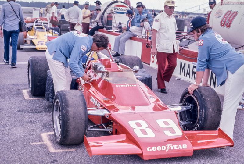 John Martin’s McLaren/Offy ready to race to a 7th place finish
