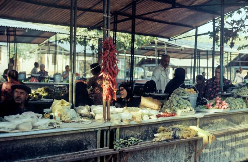 #20 Market scenes, 1970s