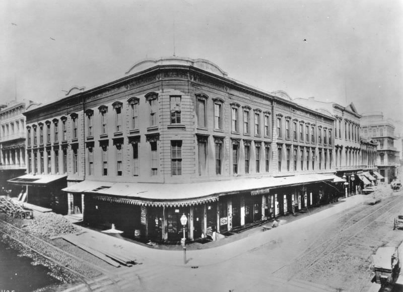 #12 Northwest corner of Montgomery and Washington Streets, 1890s.