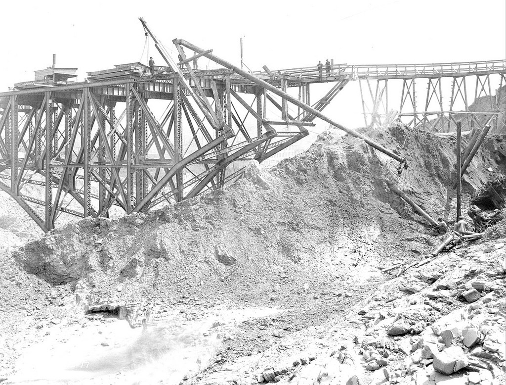 #10 Dearborn Street Bridge under construction, 1917