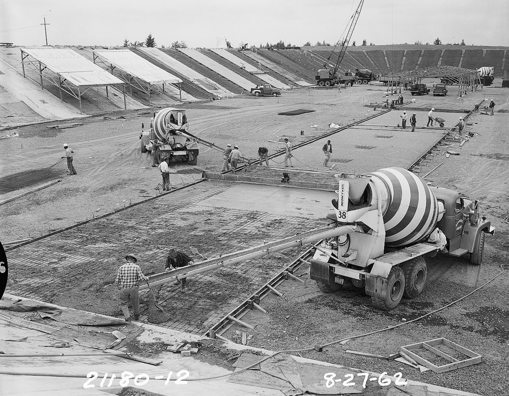 #38 Lake Forest Park Reservoir under construction, 1962