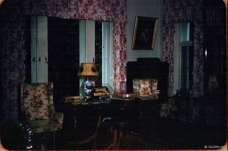 #30 A typical interior of the soviet apartment. Nowadays, we can’t believe that many of the Soviet homes had the same furniture and design