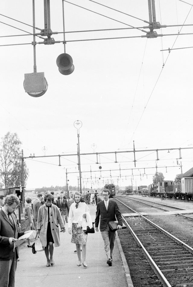 #15 The train from Uppsala on the way in, Märsta station, Stockholm, 1966