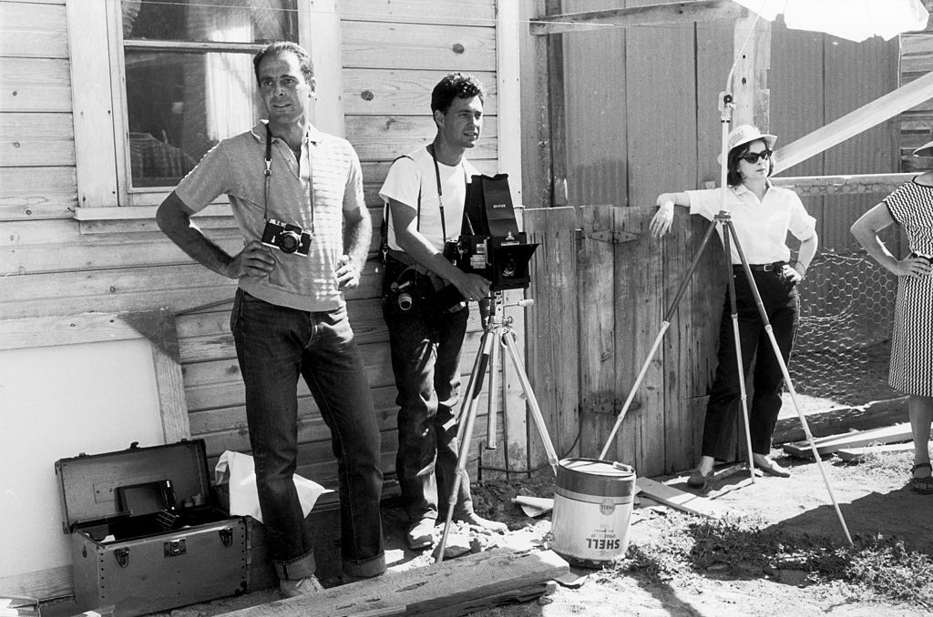 Magnum photographer Elliott Erwitt during the filming of ‘The Misfits’