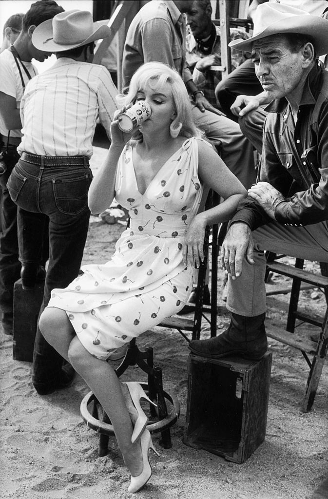 Clark Gable and Marilyn Monroe relaxing during the filming of ‘The Misfits’