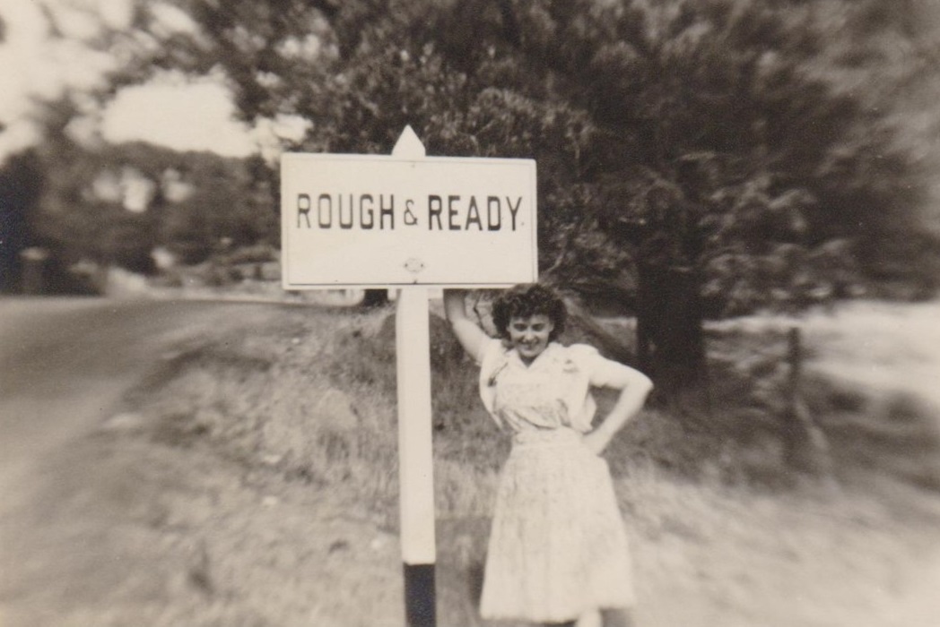 Hilarious Vintage Photos of Women Posing with Funny Objects and Signs Funny